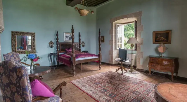 Château de la Touche, Réserver Hôtel Saint-Glen 