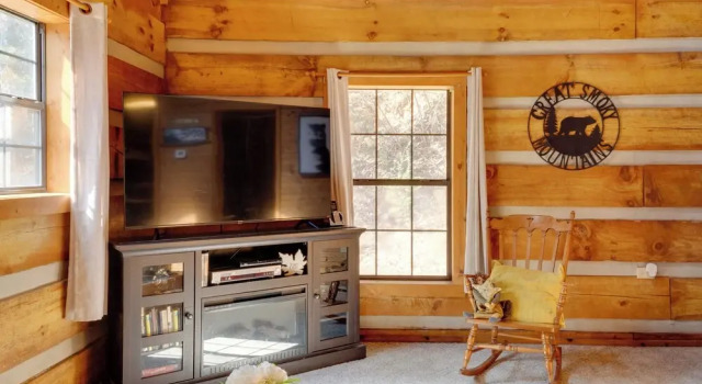 Private Hot Tub & Game Room: Mountain Retreat!