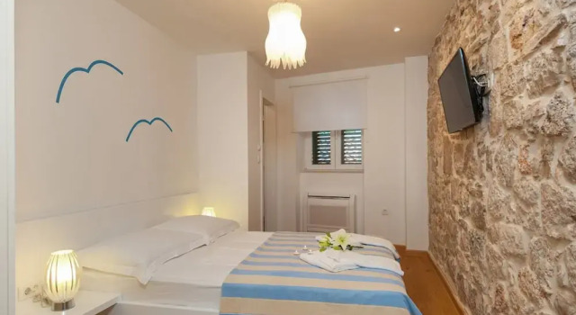 Sea-view Villa in Bol with Hot Tub, Sauna, Whirlpool, Prenota Villa Hotel a Croatian Islands con piscina, Piscina