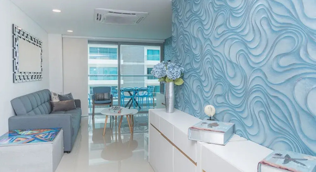 Deluxe Condo W Amenities & Beach
