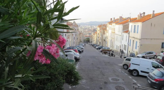 Апартаменты Studio calme et très lumineux, au pied de notre Dame de la Garde
