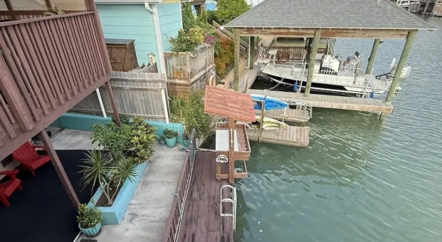 Relaxing Gulf Coast Getaway With a Waterfront Deck, Забронировать Дом для отпуска Порт-Изабель Rio Grande Valley