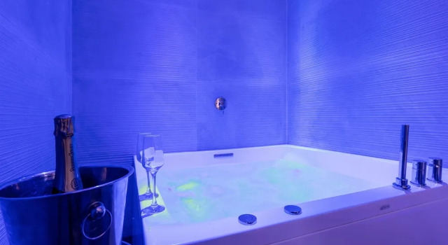 Студия Luxury Quinto Stabile Rooms&Suite
