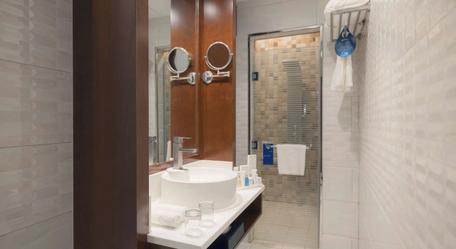 Люкс с 2 комнатами с видом на город Radisson Blu Hotel, Buraidah