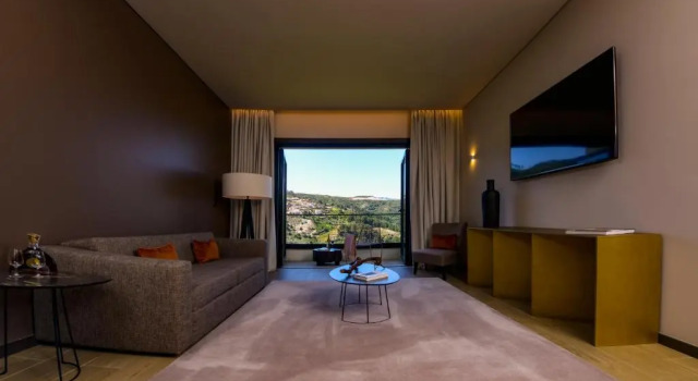 MW Douro Wine & Spa, Забронировать Курортный отель Курортные отели Санта-Марта-ди-Пенагиан, Курортный отель