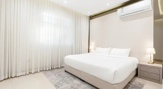 Three BR Spacious & Luxurious Flat in Hittin, Buchen Sie Aparthotel Provinz Riad Provinz Riad