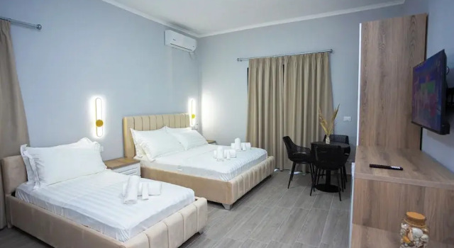 4 Palmat, Book Hotel Hoteller i Orikum med parkering, Parkering