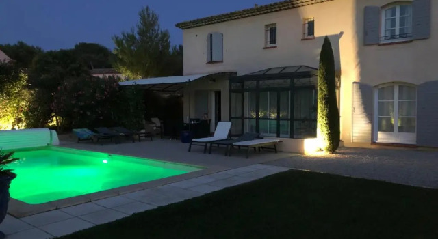 Вилла Golf de Pont Royal Villa les Micocouliers climatisée 4 chambres Piscine chauffée Parking