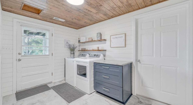 Коттедж Paradise Point - Lakefront Home With Private Dock!