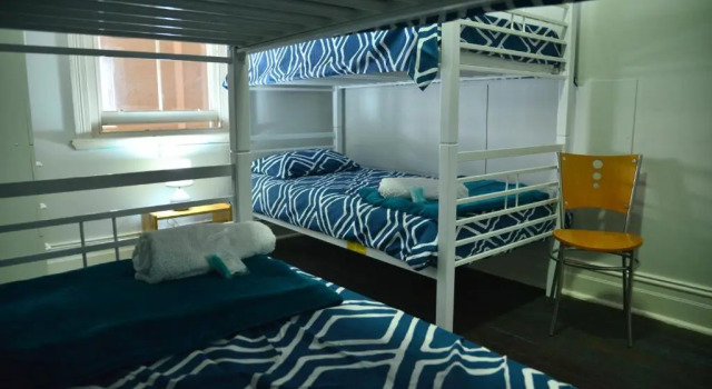 Кровать в общем номере (мужской номер) Geraldton Shoreline Lodge