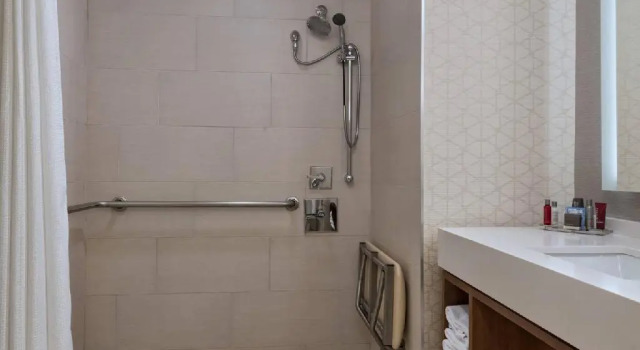 Четырёхместный номер Standard Marriott Marquis Houston