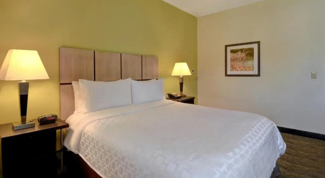 Двухместный номер Standard c 1 комнатой Candlewood Suites Carrollton by IHG