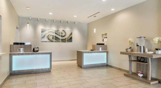 Best Western Plus Mid County, Book Hotel Hoteller i Port Arthur med parkering, Parkering