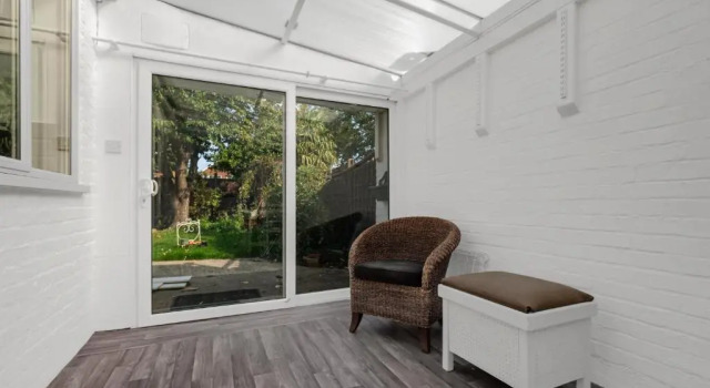 Коттедж Heathrow Living Stanwell Serviced House 5 bedrooms