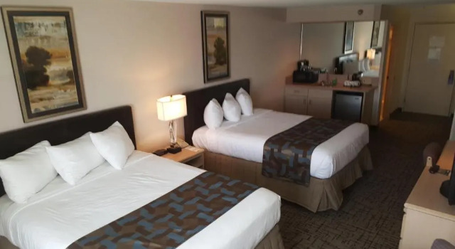 Четырёхместный номер Standard Shilo Inn Elko Suites