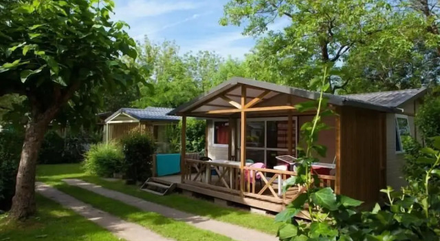 Семейный коттедж с 3 комнатами Camping Soleil D'oc