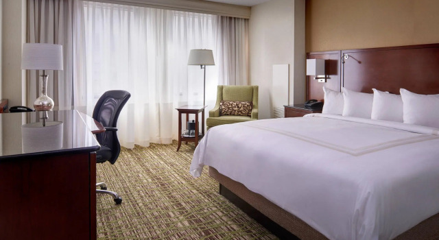 Двухместный клубный номер Standard с видом на город Cleveland Marriott Downtown at Key Tower