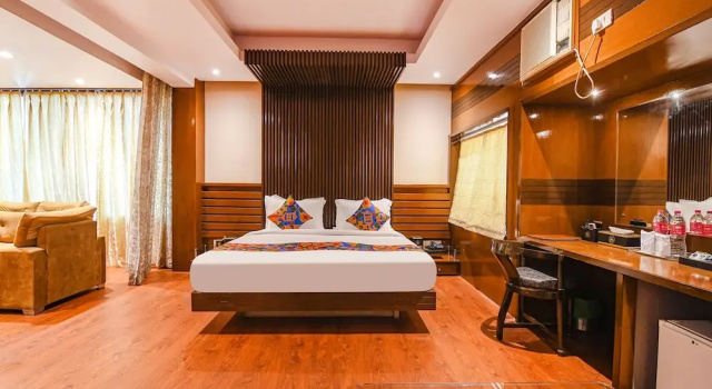 Номер Luxury Fabhotel Shivani International
