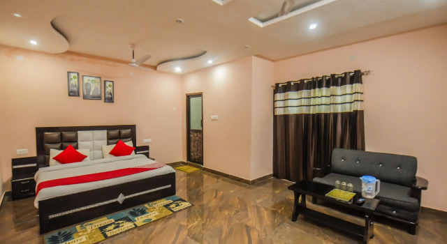 Люкс Standard OYO Flagship 13855 Hotel Green Hills