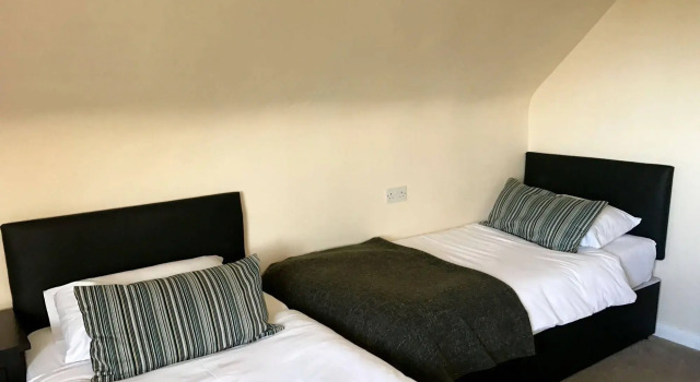 Elizabeth House Hotel, Забронировать Отель Бизнес-отели Брэкнэлл, 4* 5*