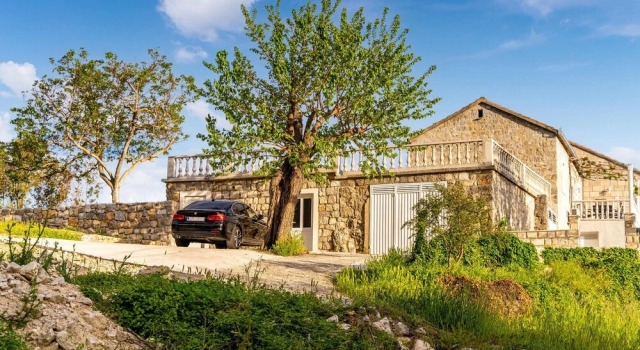Amazing Home in Ston With Outdoor Swimming Pool, Wifi and 4 Bedrooms, Забронировать Отель Отели Острова Мльет 3 звезды, 3*