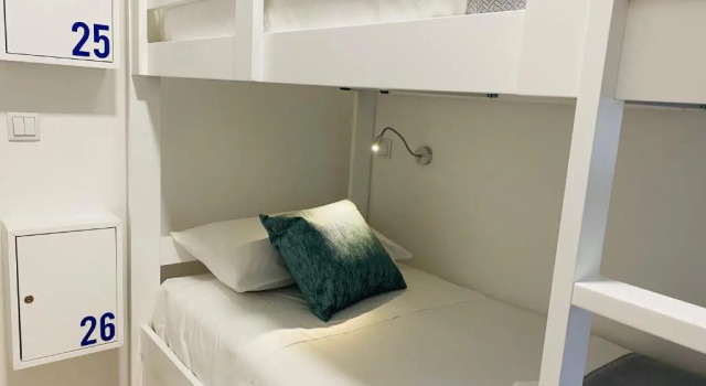 Кровать в общем номере (мужской номер) Family Hostel Costa Nova