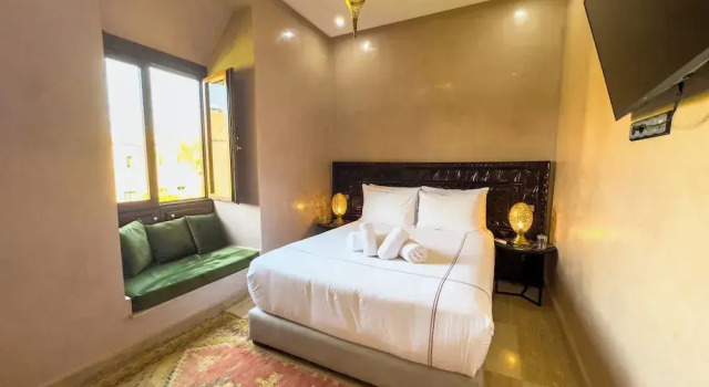 Camera Standard Riad Tonaroz