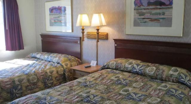 Economy Inn of Bloomington, Забронировать Отель Блумингтон Индиана