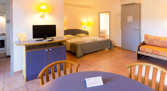 Les Chênes Verts (SRA140), Reservar Hotel Saint-Raphael Mimosa Road
