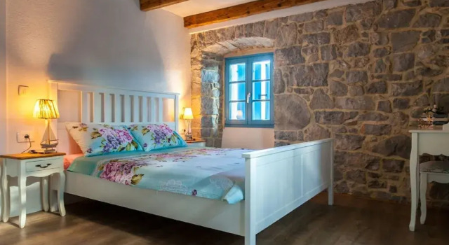 Gorgeous Villa With Private Swimming Pool and Covered Terrace, Prenota Villa Bajčići 