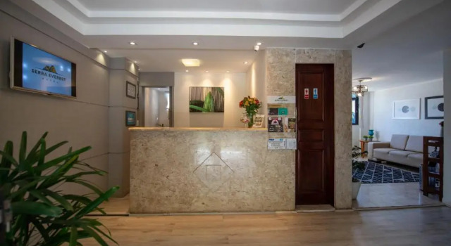 Hotel Serra Everest