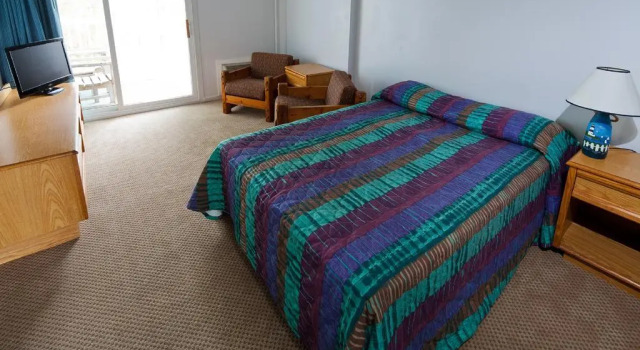 Crest Motel, Varaa Motelli Hotellit New England uima-altaalla, Uima-allas