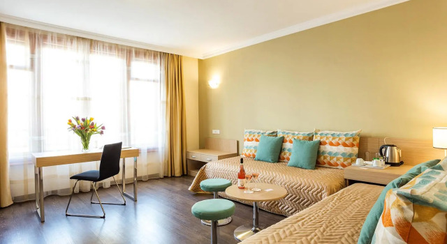 Полулюкс Geneva Hotel