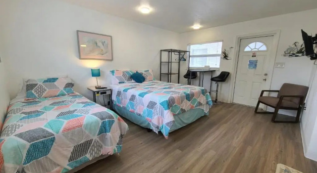 Семейная студия Sun Island Motel