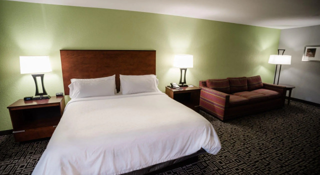 Двухместный номер Standard Holiday Inn Express Hickory - Hickory Mart by IHG