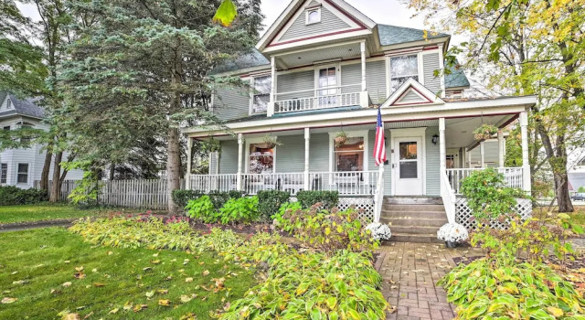 Коттедж Historic Gaylord Home in Heart of Downtown!