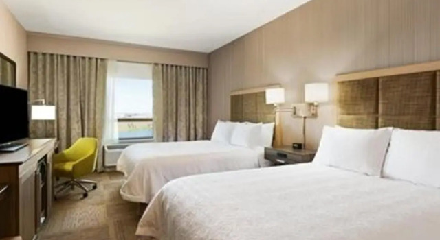 Четырёхместный номер Standard Hampton Inn by Hilton Edmonton/Sherwood Park