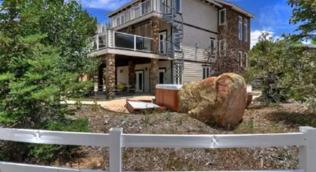 Коттедж Boulder Bay Cottages