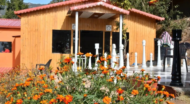 Kanatal Crown, Prenota Hotel Kanatal Uttarakhand
