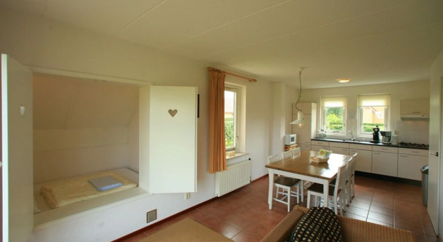 Pet-friendly Villa in Park Ankeveen, Varaa Villa Hotellit Zeegse pysäköinnillä, Pysäköinti