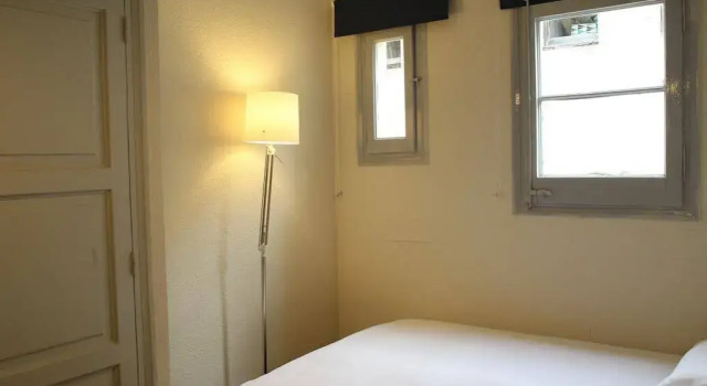 G And G Rooms, Забронировать Отель Старый город Барселона, рядом с Приход Св. Августина