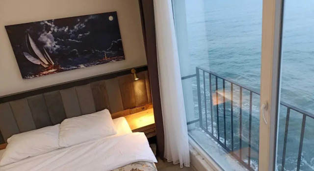 Четырёхместный семейный номер Standard The Marine Hotel