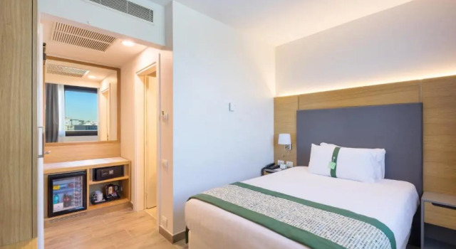 Одноместный номер Premium Holiday Inn Naples by IHG