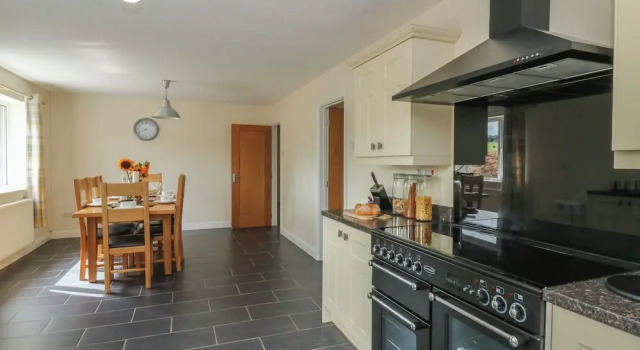 Glanyrafon Bungalow