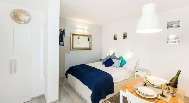Navis Luxury Apartments, Забронировать Апартаменты/квартира Отели Водице с парковкой, рядом с Частный Пляж Отеля «Кристина», Парковка