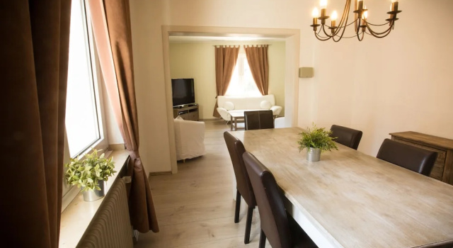 Апартаменты Luxury с 2 комнатами с балконом Stadthotel Jülich - Hotelwohnungen