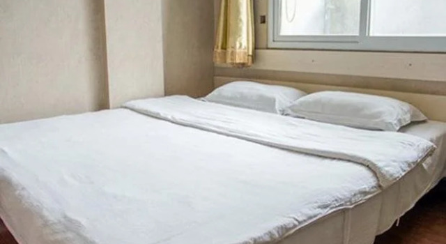 Jinyuan Express Inn, Book Hotel Hoteller i Tangshan med parkering, Parkering