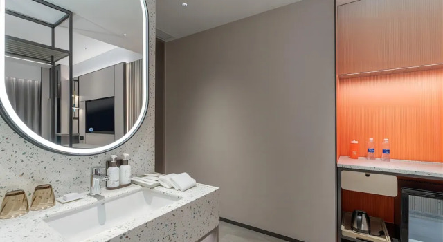 Двухместный номер Standard EVEN Hotel Zhongshan City Center by IHG
