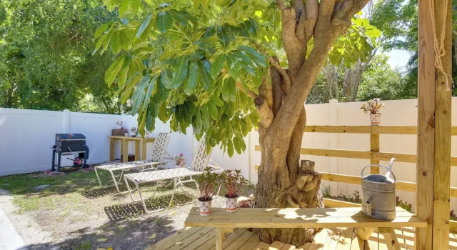 Steps to Deerfield Beach: Home w/ Private Patio!, Rezerwuj Dom wakacyjny Deerfield Beach Floryda