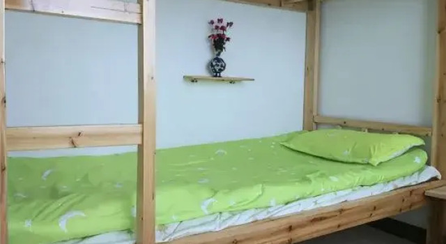 Кровать в общем номере Dianyue Youth Hostel(Jianshui Ancient City Lin'an Prefecture Store)